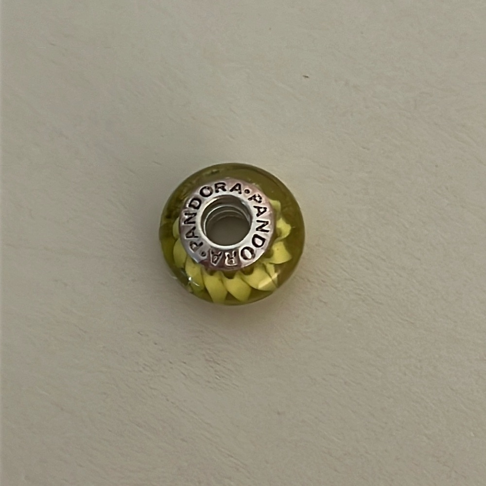 Authentic 🌟 PANDORA yellow Murano glass bead-diamond pattern ALE 925